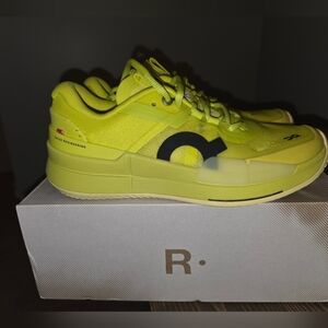 On Cloud The ROGER Pro 2 Clay Sneakers Size 8 Lime/limelight
